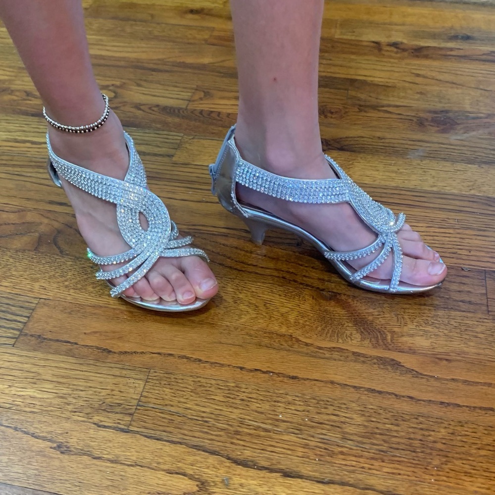 Girls Fabulous Silver Rhinestone Strap Heel Sandals Shoes
Prom Dance Occasion Ev